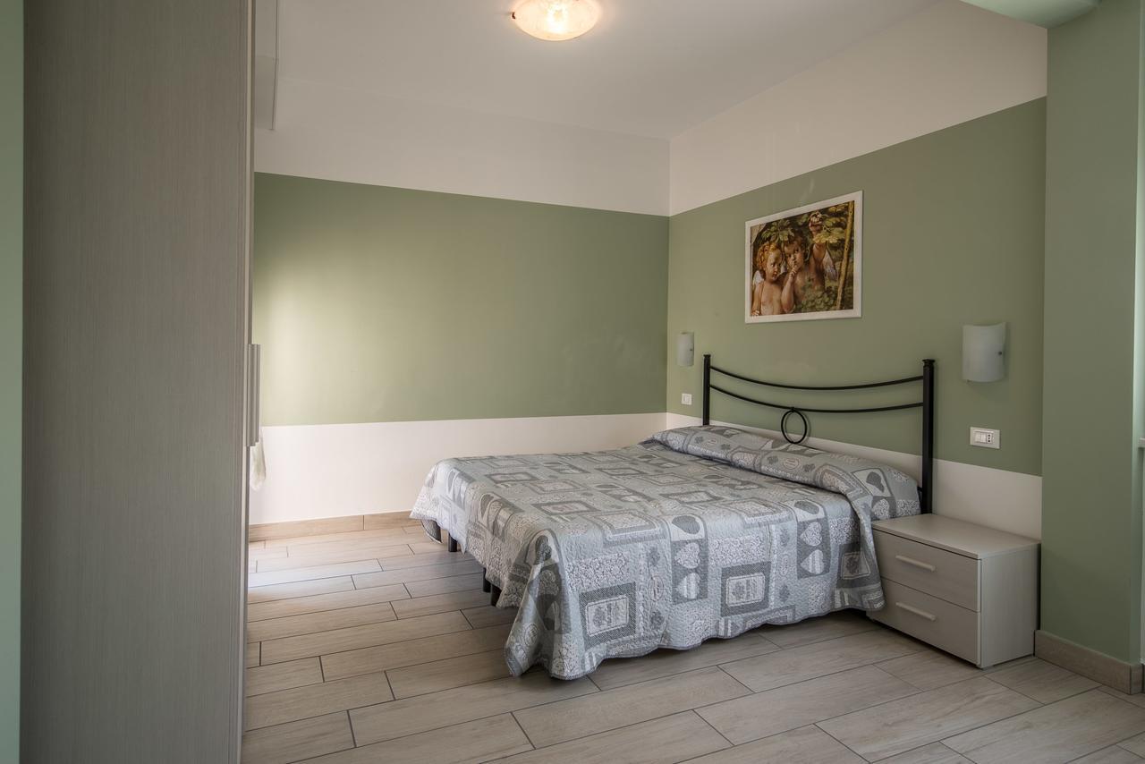 Appartamenti Residence Tulipano シルミオーネ エクステリア 写真