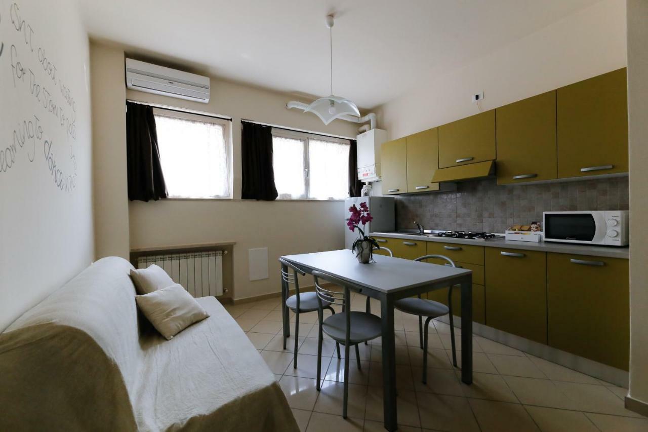 Appartamenti Residence Tulipano シルミオーネ エクステリア 写真