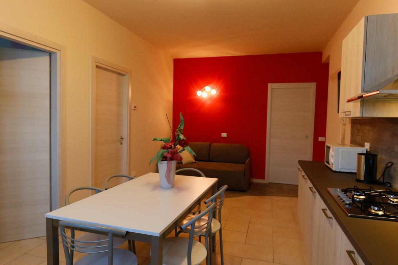 Appartamenti Residence Tulipano シルミオーネ エクステリア 写真